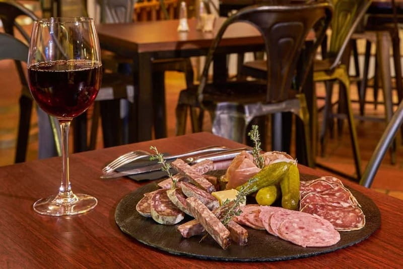 Paris - Private walking Food tour Le Marais - What you’ll walk past, and why it matters