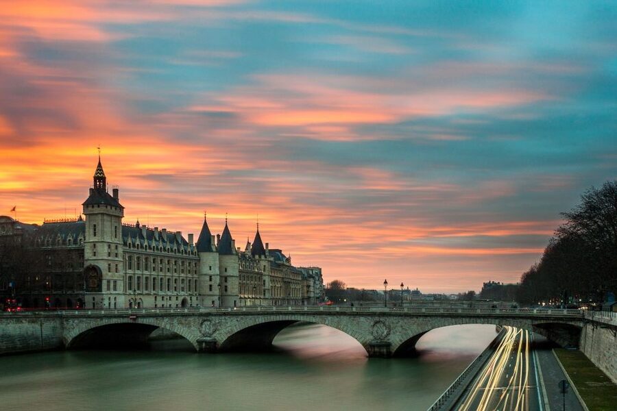 Paris: Private Walking Guided Tour of City's Highlights - Champs-Élysées options and how your guide can shape the walk