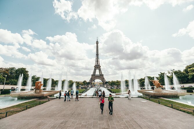 Paris Private Walking Tour with a Local - Meet by the Louvre, then get your bearings the easy way