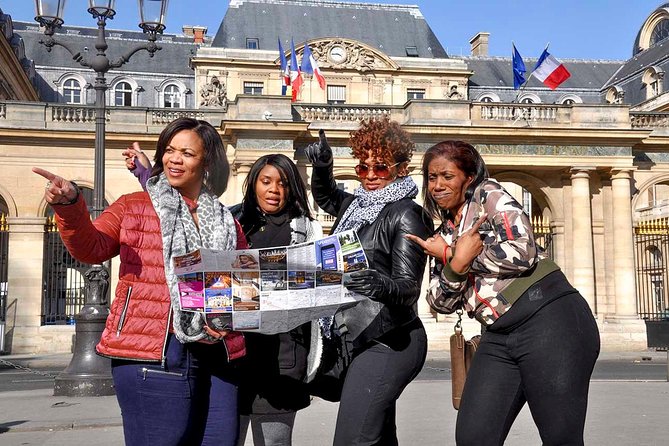 Paris Private Walking Tour with a Personal Photographer - A professional photo walk beats selfie chaos in Paris