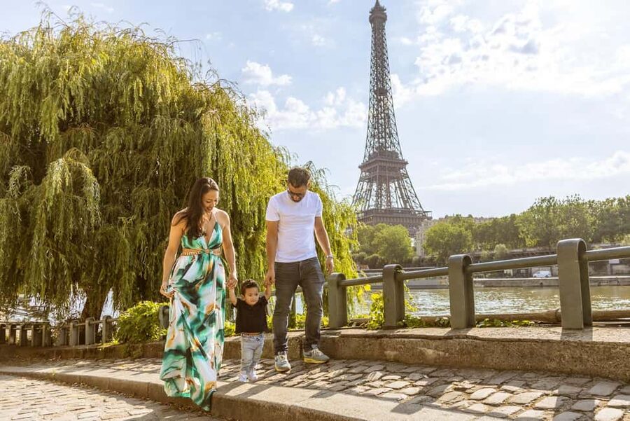 Paris: Professional Photoshoot - What Happens During the One-Hour Session