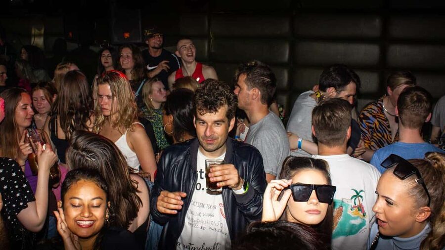Paris: Pub Crawl with Shots and Nightclub Entry - Bar Hopping With Happy Hour Discounts: Stretching Your Budget in Paris