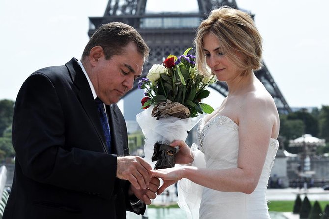 Paris Renew Your Wedding Vows Experience with Professional Photographer - Key things to know before you go