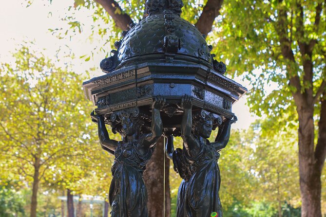 Paris Revolutionary Walking Tour: Iconic French Sights & Stories - Jardin des Tuileries: a calm reset between big events