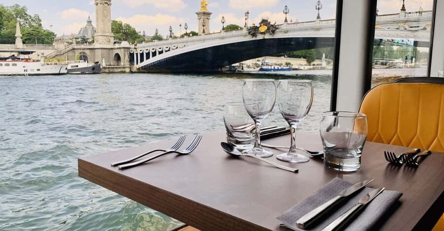 Paris: River Seine Cruise with 3-Course Lunch - What Makes This Seine Cruise Special From Alexandre III Bridge