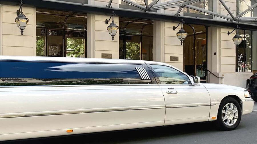 Paris: Romantic Limousine Tour - How the VIP route ties together Paris classics in one smooth flow
