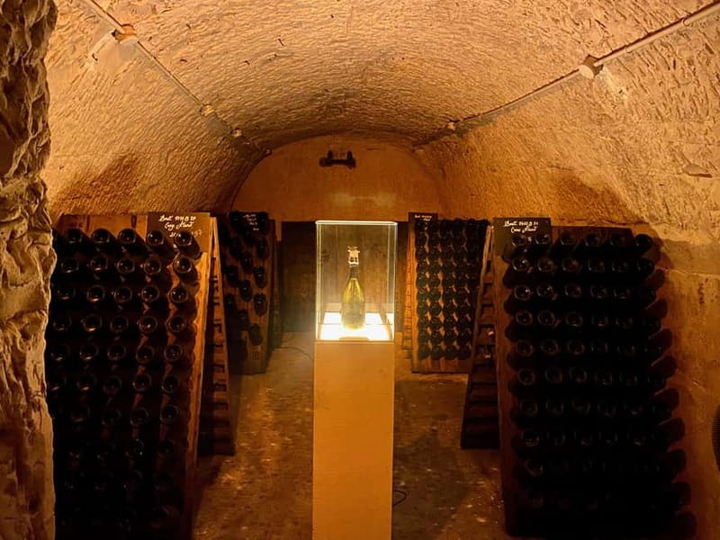 Paris: Ruinart and Veuve Clicquot Champagne Tour by Mercedes - When plans shift, the tour still keeps its rhythm