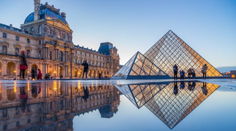 Paris's Old Town and Top 10 Sights Private Car Tour - Adding Pantheon timed tickets on the 6-hour route