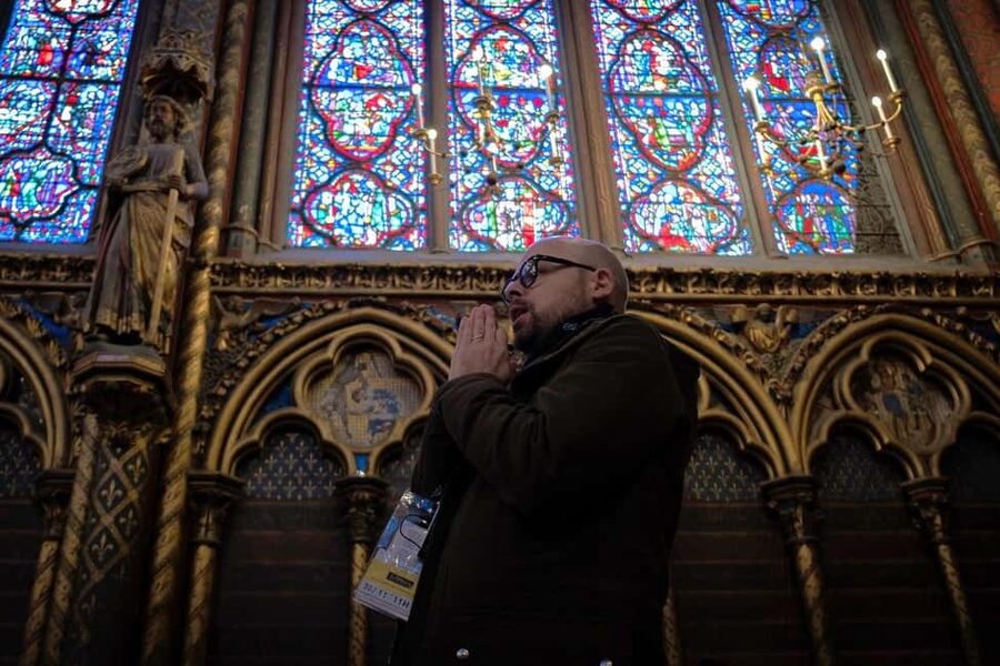 Paris: Sainte-Chapelle, Conciergerie, Notre Dame Guided Tour - Who should book this Sainte-Chapelle and Conciergerie tour?