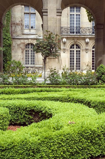 Paris Secret Gardens 1.30 hour long Walking Tour - Who This Tour Suits Best (And Who Might Want a Different Fit)