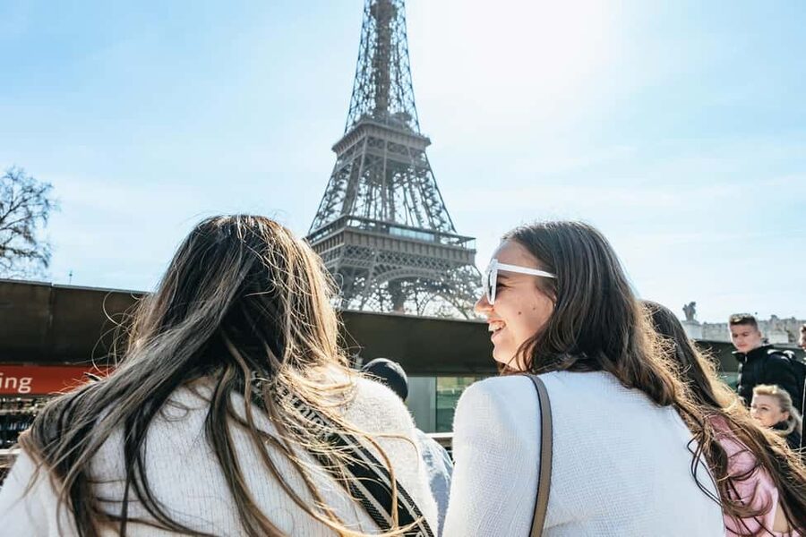 Paris: Seine Cruise and Macaron Tasting by the Eiffel Tower - Timing Matters: How the Day Runs from 10 a.m. to 7 p.m.