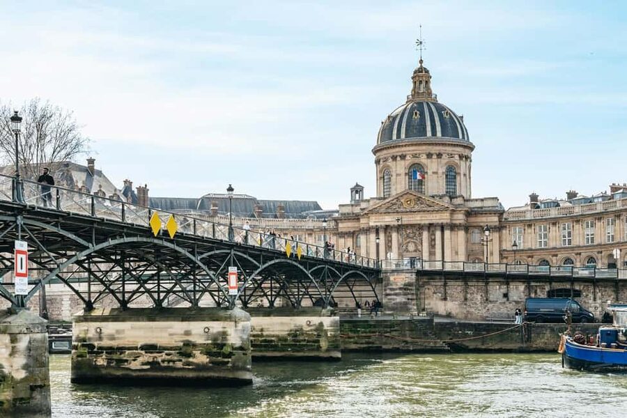 Paris: Seine Cruise and Macaron Tasting by the Eiffel Tower - Who Should Book This Seine Cruise and Macaron Tasting?