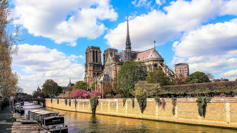 Paris: Seine Cruise & Crepe Tasting near the Eiffel Tower - The Crêpe Bonus at Trocadéro: The View-First Photo Stop