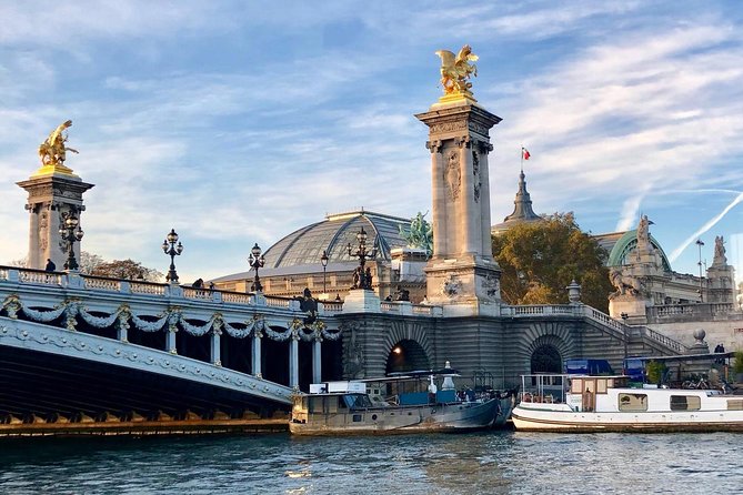 Paris Seine River Champagne Tasting Cruise - Why a Champagne cruise works so well on the Seine at night