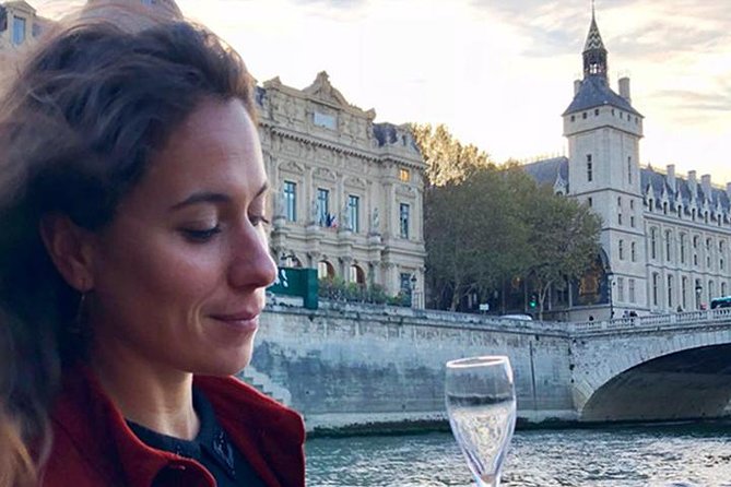 Paris Seine River Champagne Tasting Cruise - The meeting point at Vedettes de Paris, and how to avoid a stressful start