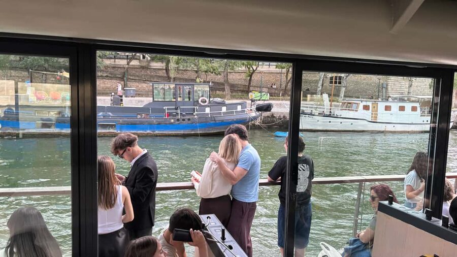 Paris: Seine River Cruise and 3-course Bistro Lunch - Practical Tips for a Smooth Day Under the Eiffel Tower