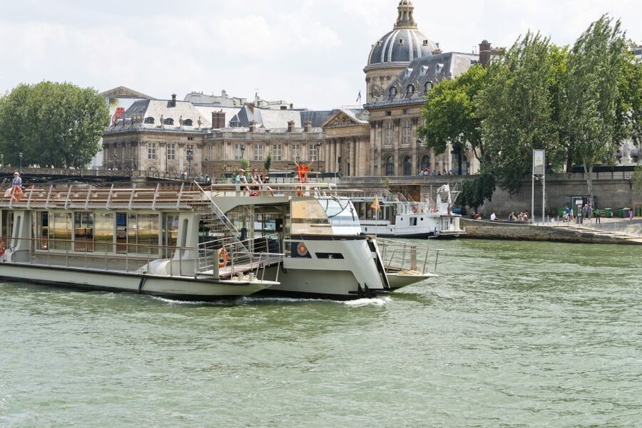 Paris: Seine River Cruise and 3-course Bistro Lunch - Who Should Book This Seine Cruise + Bistro Lunch?