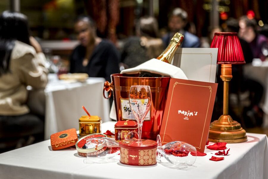 Paris: Seine River Cruise with 3-Course Dinner & Live Music - Why This Seine Cruise Feels Like a Real Paris Night