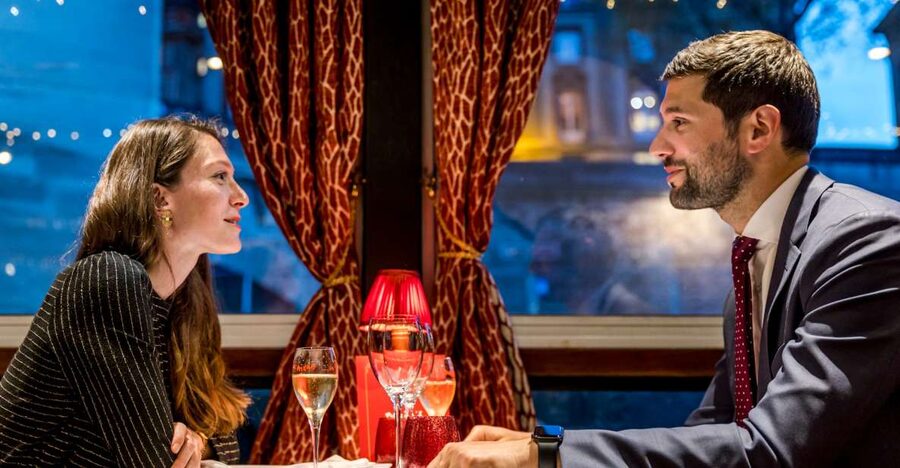 Paris: Seine River Cruise with 3-Course Dinner & Live Music - Cruise Route: The Louvre, Notre Dame, and Île de la Cité in Sequence