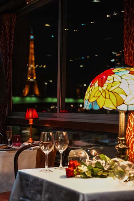 Paris: Seine River Cruise with 3-Course Dinner & Live Music - Service, Small Details, and the Crew You’ll Remember