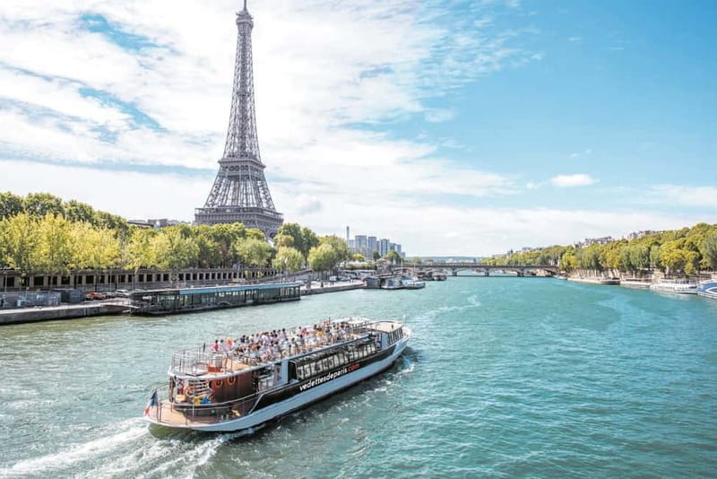 Paris: Seine River Cruise with a Live Guide - Drinks and snacks, and how to plan for comfort