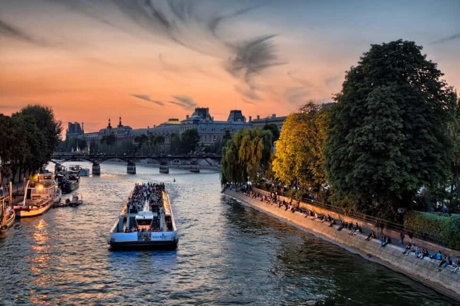 Paris: Seine River Cruise with Meringue or Hot Chocolate - Finding your way to Port de la Bourdonnais, Pier 3 (and what to expect)