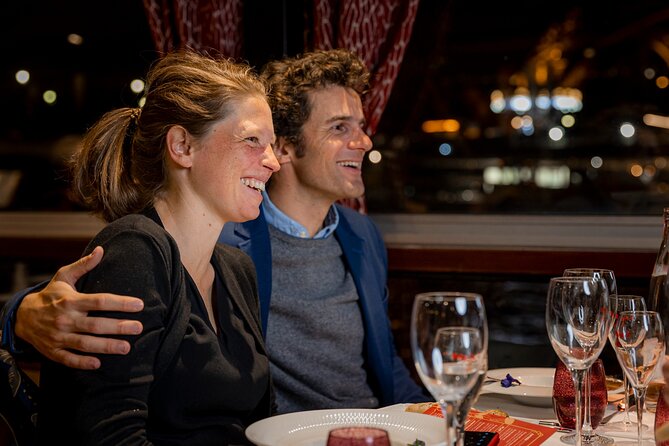 Paris Seine River Dinner Cruise by Maxim's with Champagne & Music - The 3-course dinner: what is included and how it plays with the views