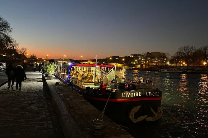 Paris Seine River dinner cruise from Alexandre III bridge - Port des Invalides to the Eiffel, a route built for big night views