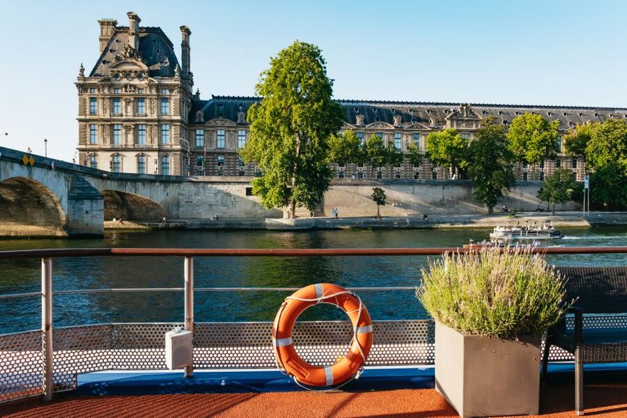 Paris: Seine River Panoramic Views Dinner Cruise - Key points to know before you go