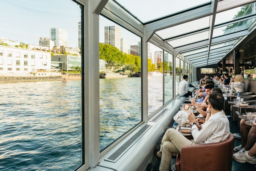 Paris: Seine River Panoramic Views Dinner Cruise - The cocotte-style dinner: what’s included, what to expect, and what costs extra