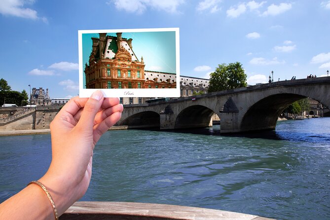 Paris Seine River Sightseeing Cruise with Commentary by Bateaux Parisiens - Comfort and views: how to enjoy it in rain, cold, and night