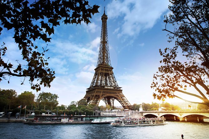 Paris Seine River Sightseeing Cruise with Commentary by Bateaux Parisiens - The route feel: downriver for about half an hour, then back