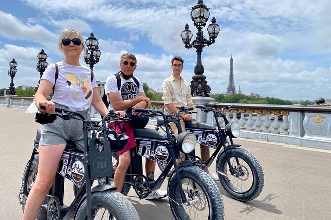 Paris Sightseeing Family Friendly Guided Electric Bike Tour - Quick training before you ride: what you learn first