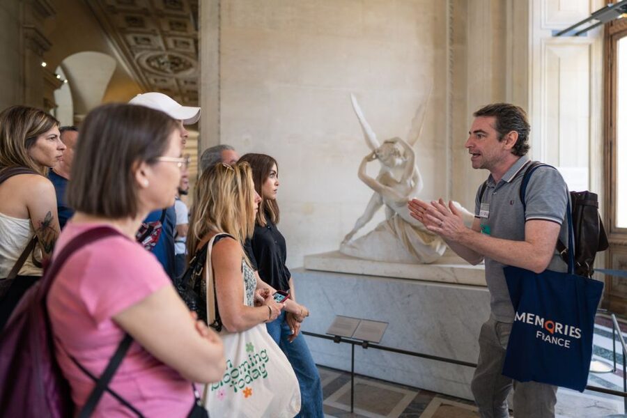 Paris: Skip-the-Line Louvre Highlights Guided Tour - Napoleon III Rooms, Crown Jewels, and the Works That Change Your Mood