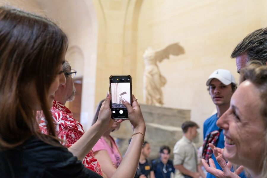 Paris: Skip-the-Line Louvre Highlights Guided Tour - Crowds, Timing, and How to Enjoy the Louvre Anyway