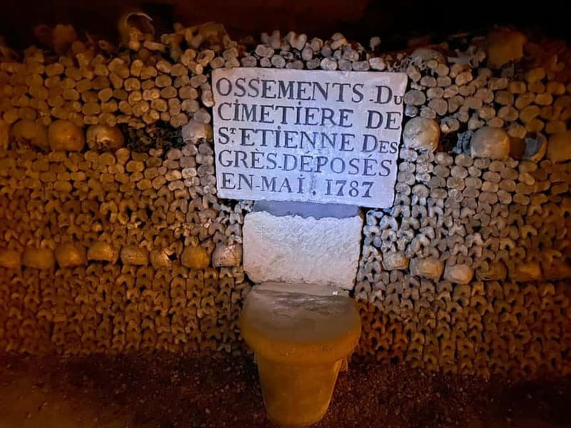 Paris: Small-Group Catacombs Tour with Skip-the-Line Entry - Restricted areas: what “exclusive access” changes for you