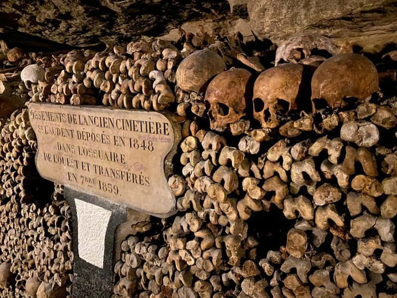 Paris: Small-Group Catacombs Tour with Skip-the-Line Entry - The human side: doorman Philibert Aspairt and the modern cataphiles
