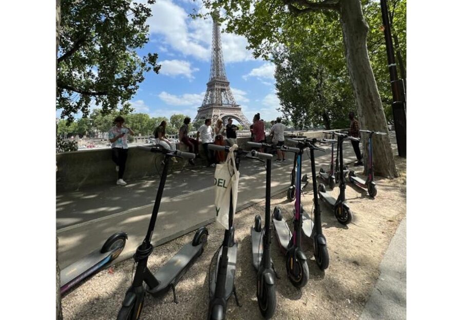 Paris: Small-Group E-Scooter Tour with a Local Guide - Start at 10 Rue de Pontoise, Then Get Comfortable on Your E-Scooter