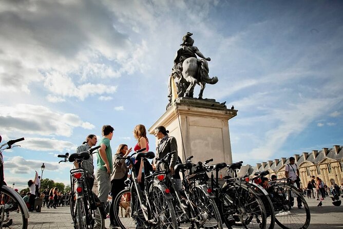 Paris Small Group Guided Bike Tour of Must-See Sights - Place de la Concorde and Tuileries garden breaks
