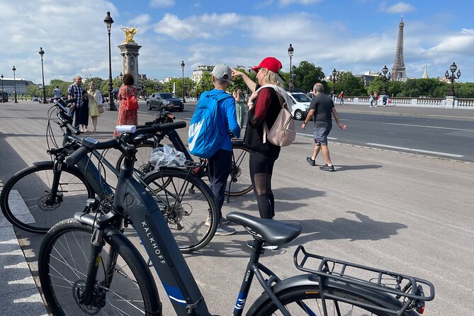 Paris: Small Group Highlights E-Bike Guided Tour - Key things to know before you ride
