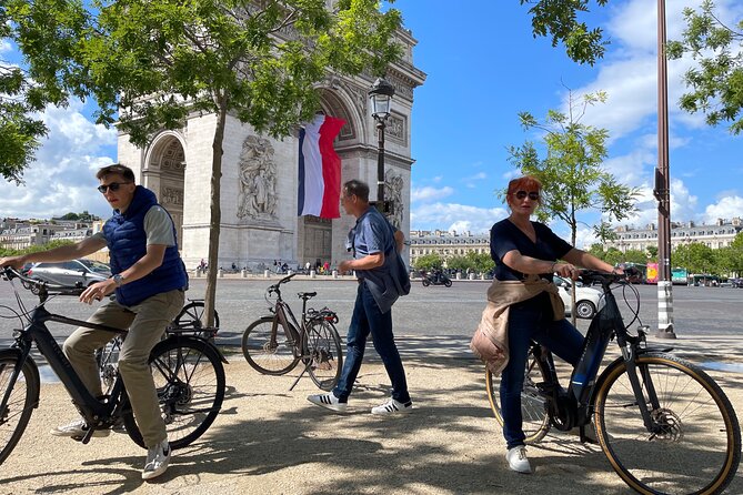 Paris: Small Group Highlights E-Bike Guided Tour - Stop-by-stop highlights: what you’ll actually see