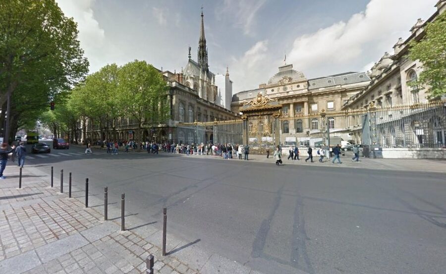 Paris: Ste-Chapelle, Conciergerie, Notre Dame Private Tour - Price and value: what $1,001 per group really buys