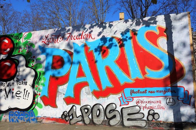 Paris Street Art bike tour - Open Air Museum - Stop at Galerie Itinerrance, the open-air museum moment