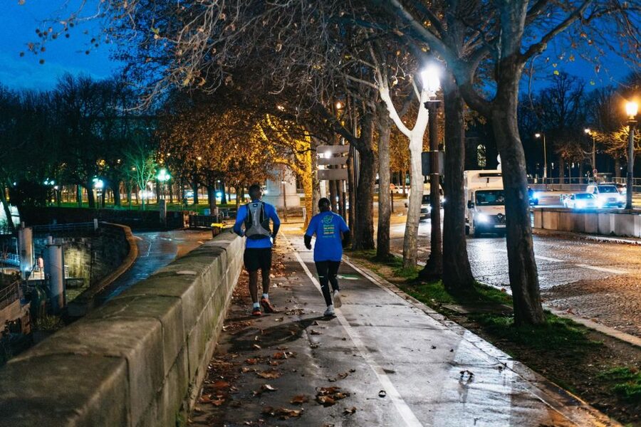 Paris: Sunrise Running and Sightseeing Group Tour - Weather and what to pack for a sunrise run