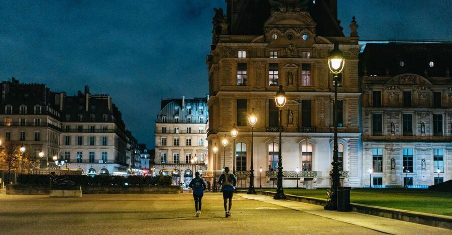 Paris: Sunrise Running and Sightseeing Group Tour - Photos, breaks, and the little details that make it feel easy