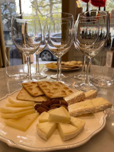 Paris: Tasting of 3 Wine and 3 Cheese - Who This Works Best For (And Who Should Skip It)