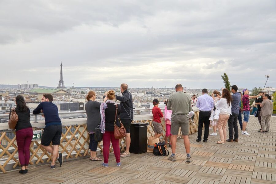 Paris: The best Undiscovered Quarters & Secret Gems Tour - Hôtel Drouot and Palais Brongniart exteriors: elegant institutions on foot