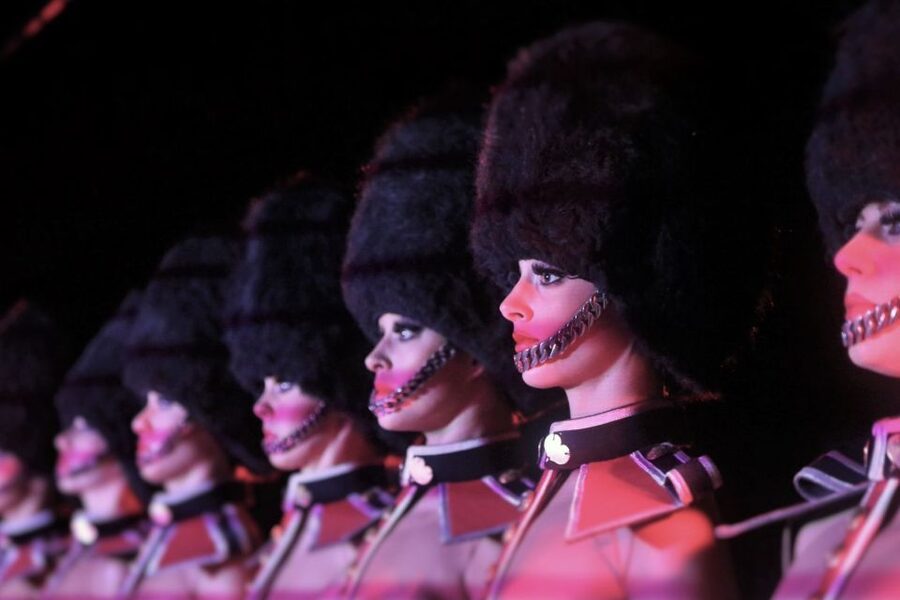 Paris: The Crazy Experience, a VIP tour of the Cabaret - VIP seats and what to expect when the show starts