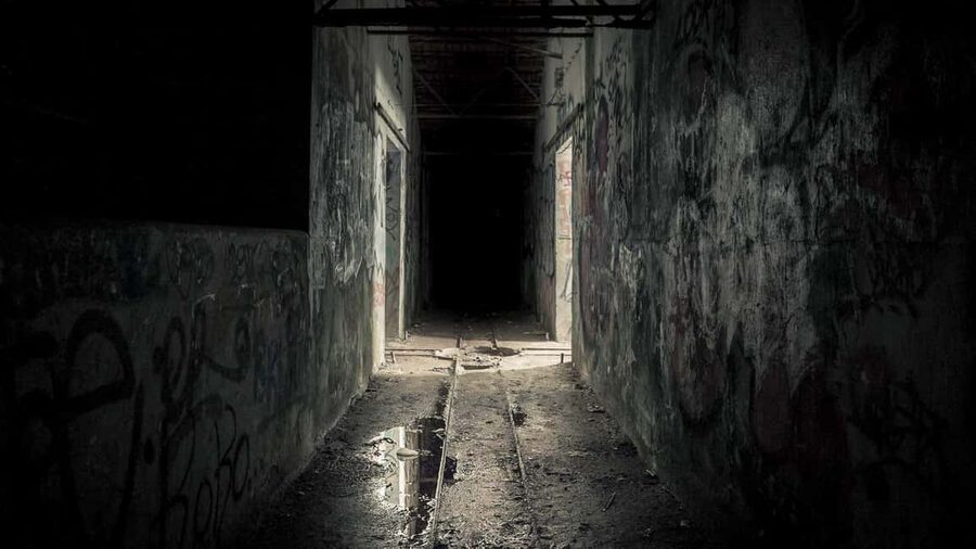 Paris: "The Live Thriller" Hunt down a Serial Killer - Who should go, and who should skip it