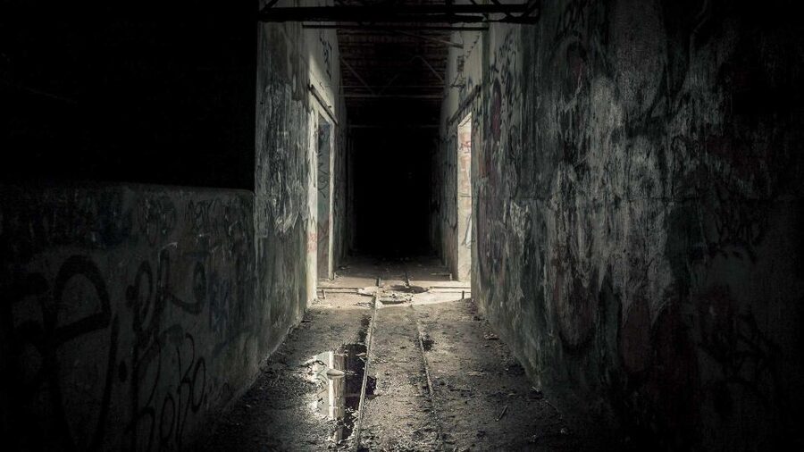 Paris: "The Live Thriller" Hunt down a Serial Killer - Best time to go, what to wear, and what to bring